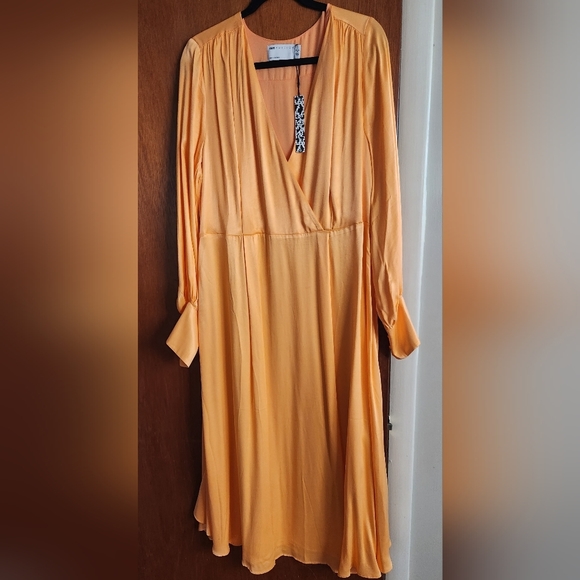 ASOS Design Satin wrap front maxi dress in Marigold Size US 8 - Picture 6 of 6